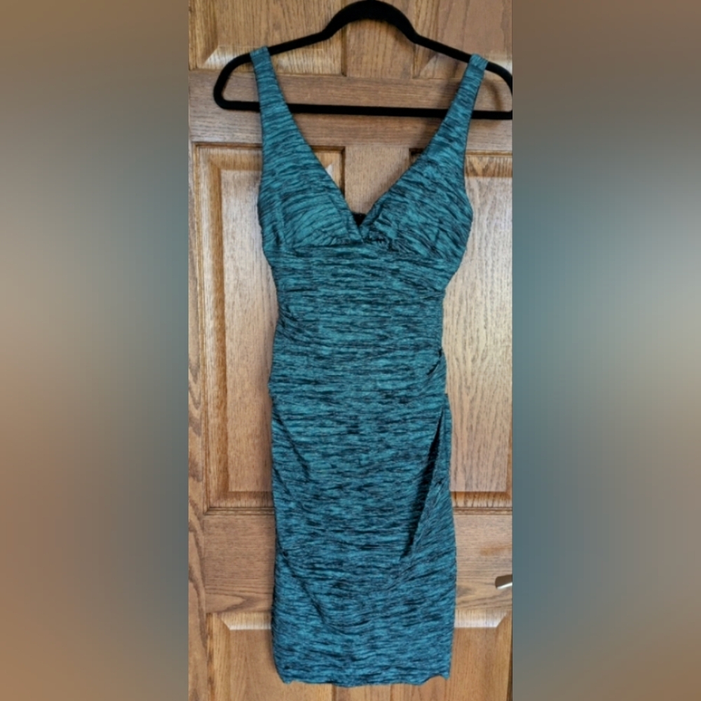 NWOT Xscape by Joanna Chen Emerald/Teal Ruched Sleeveless Cocktail Dress -Size 2